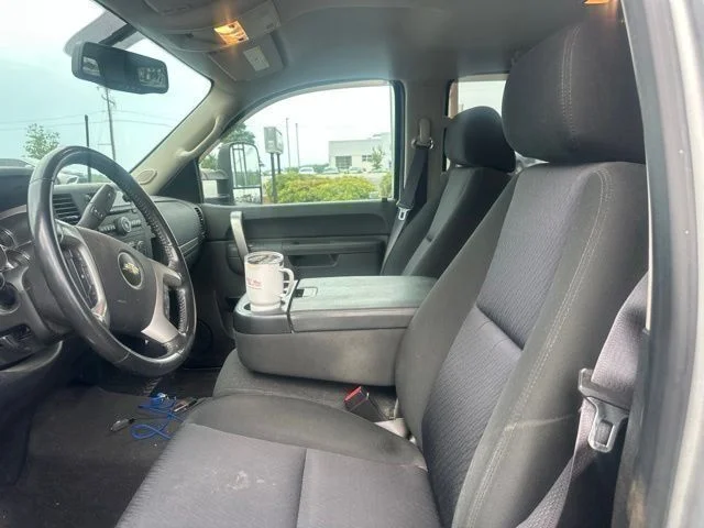 Used 2014 Silver Chevrolet LT image 29