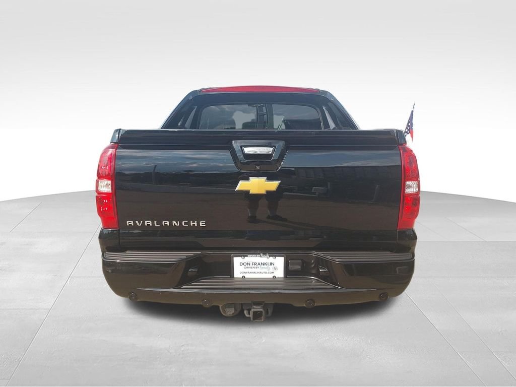 Used 2013 Black Chevrolet LS image 4