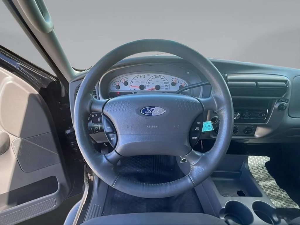 Used 2005 Black Ford Adrenalin image 16