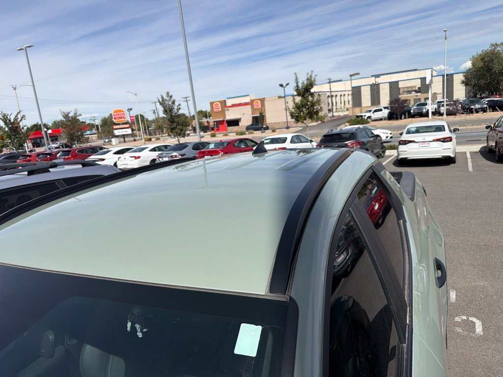 Used 2025 Green Hyundai SEL image 23