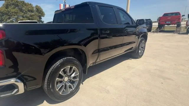 2023 Chevrolet Silverado 1500 LT - Photo 8