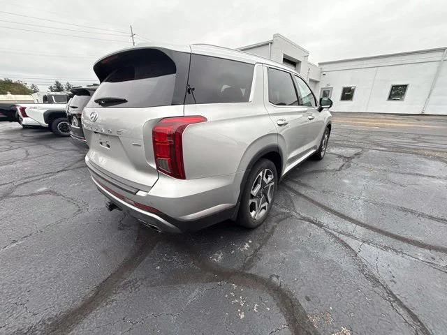 Used 2025 Silver Hyundai SEL Premium image 7