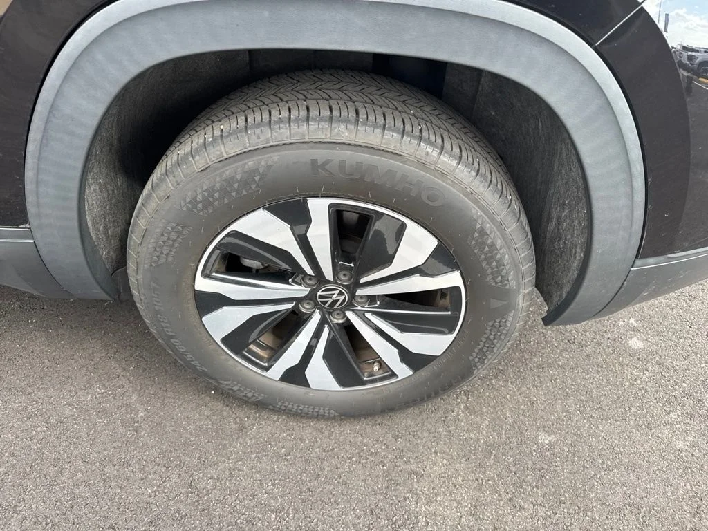 Certified Used 2024  Volkswagen 2.0T SE image 19