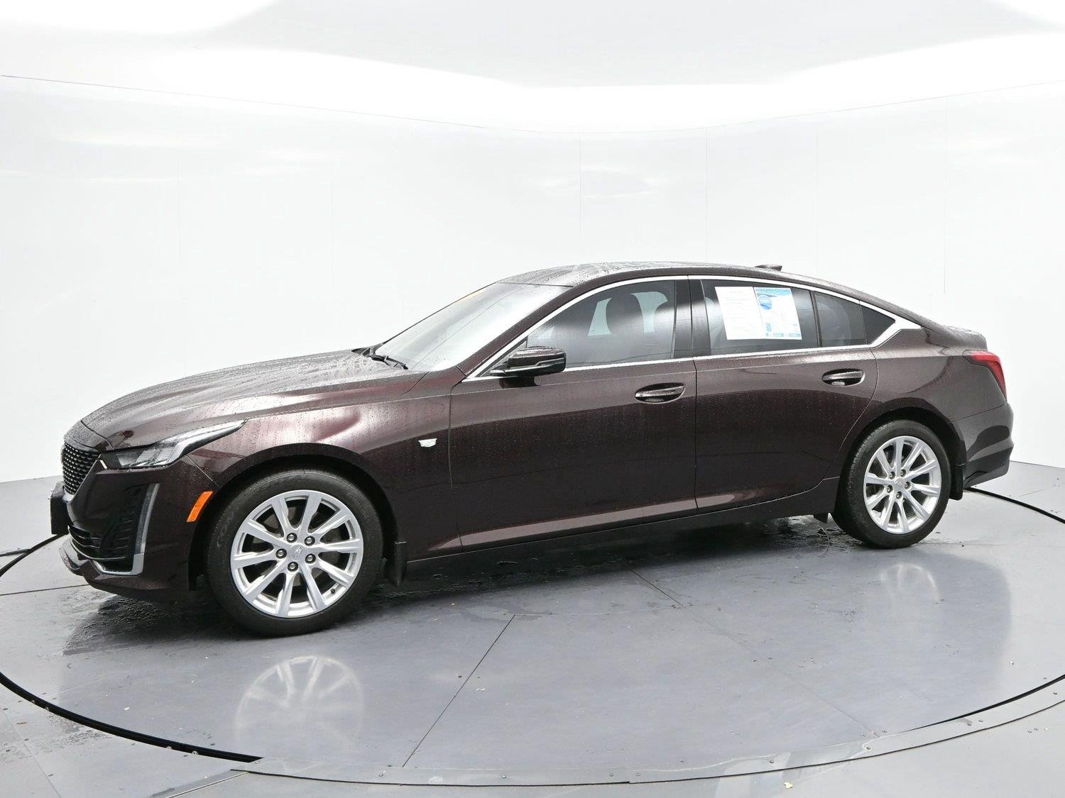 Used 2020 GARNET METALLIC Cadillac Luxury image 4