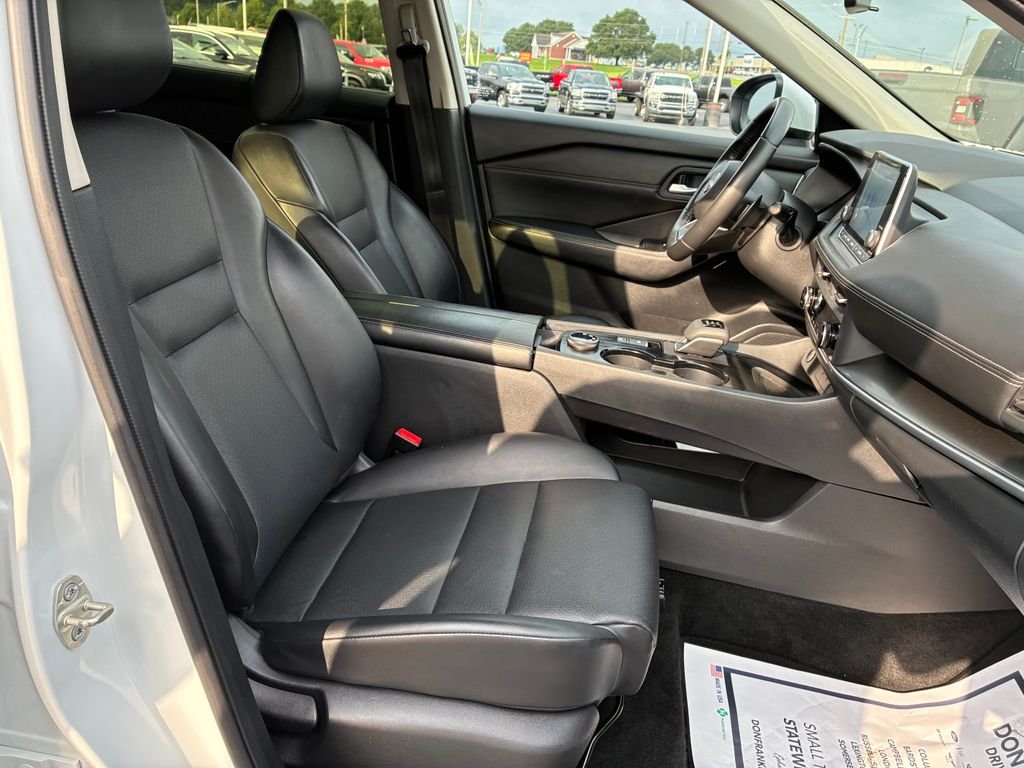 Used 2024 White Nissan SV image 20