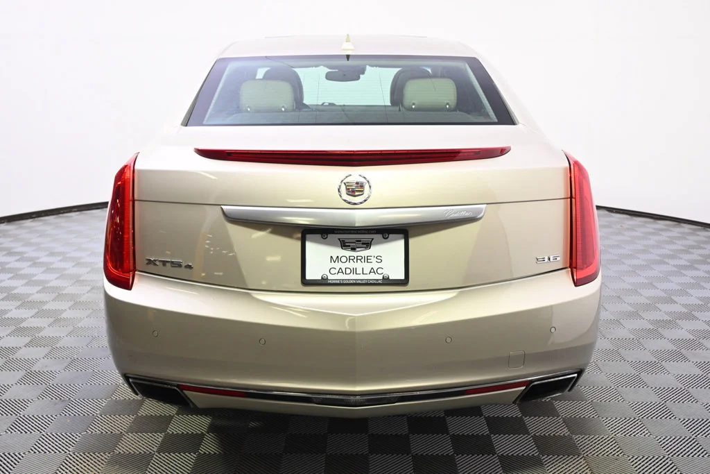 Used 2013 SILVER COAST METALLIC Cadillac Premium image 5