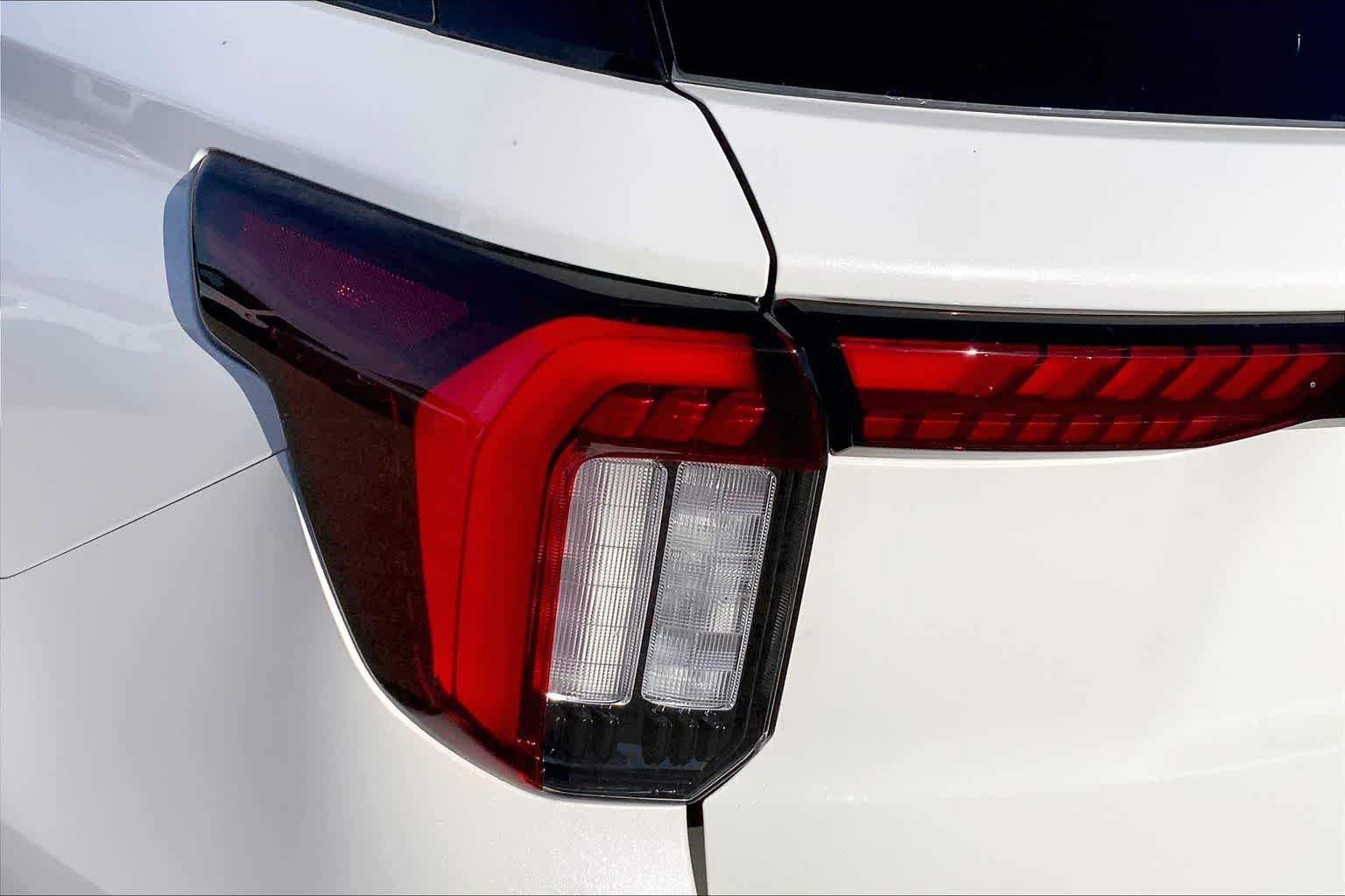 New 2026 Star White Metallic Tri-Coat Ford ST image 14
