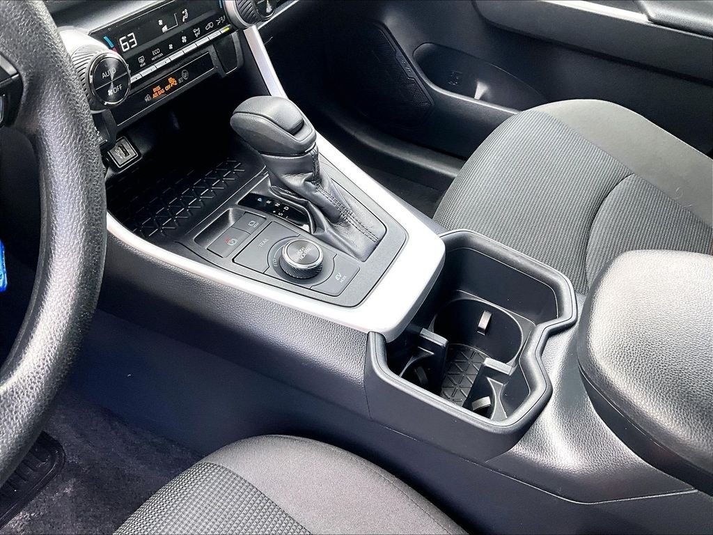 Used 2025 White Toyota LE image 20