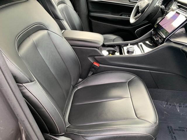Used 2023 Gray Jeep Limited image 12