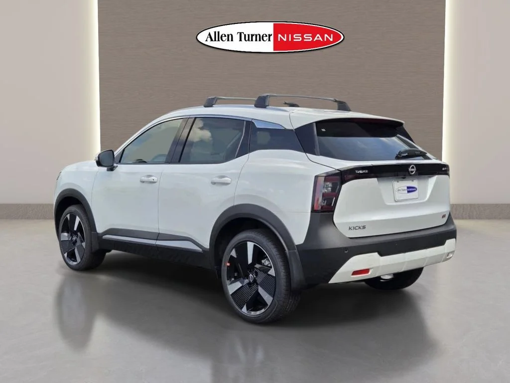 2025 Nissan Kicks SR - Photo 10