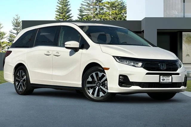 Used 2025  Honda EX-L image 2