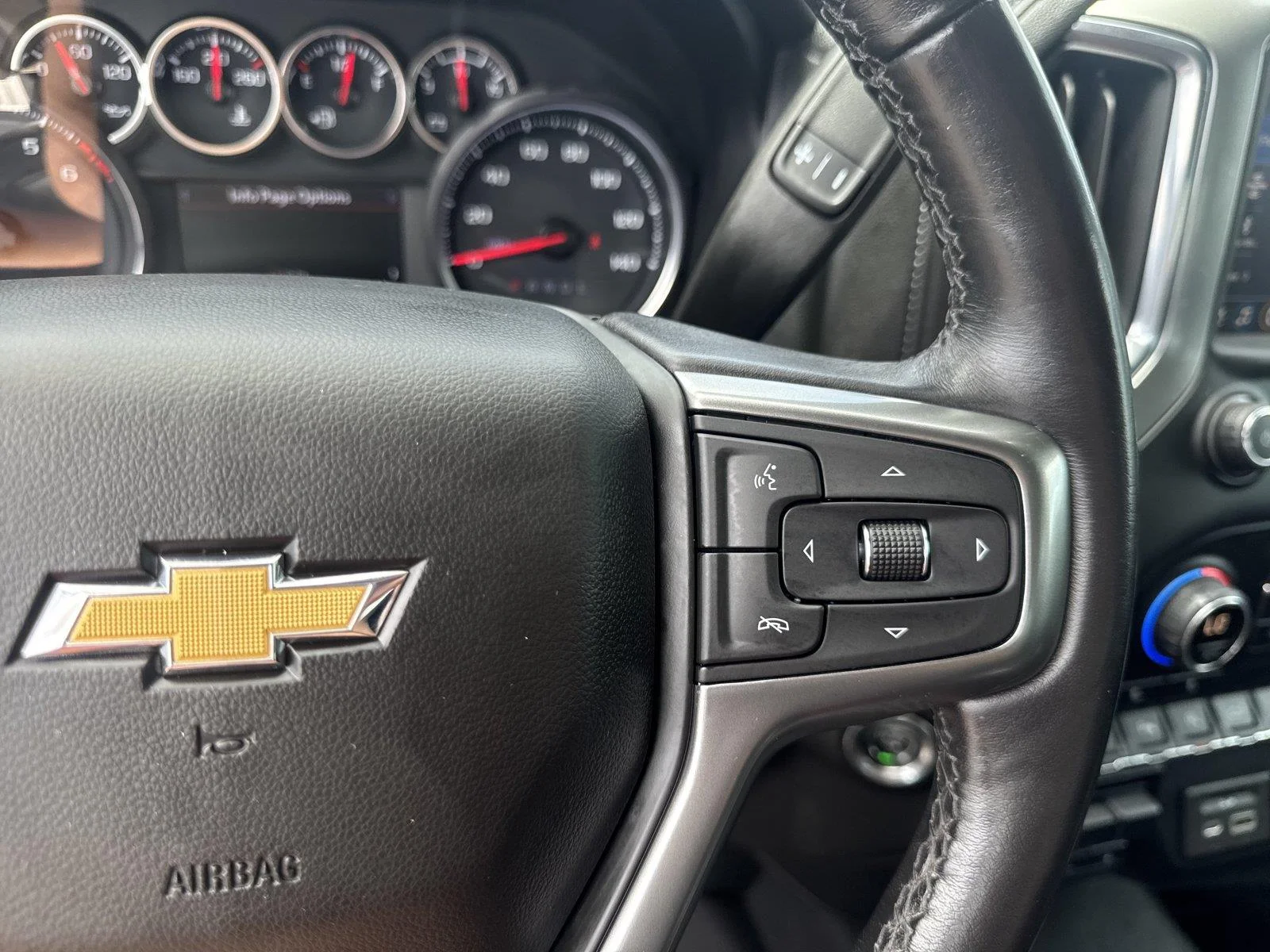 Used 2021 BLACK Chevrolet LT image 21
