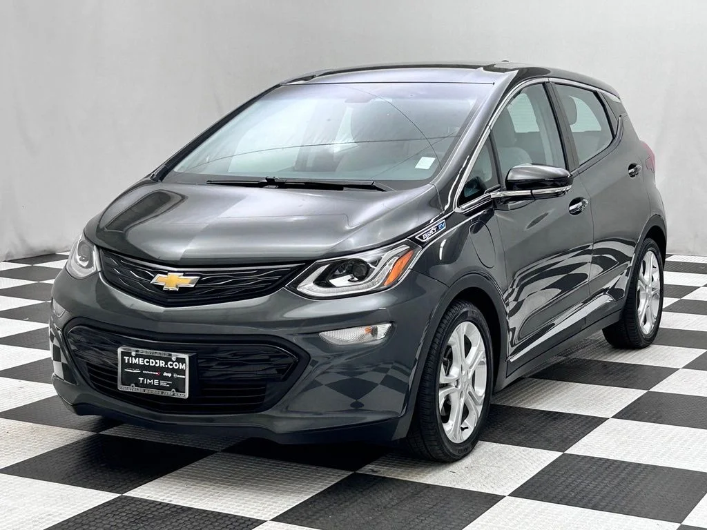 Used 2020 Gray Chevrolet LT image 4