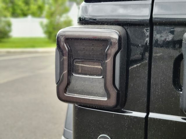 Used 2020 Black Jeep Sport S image 11