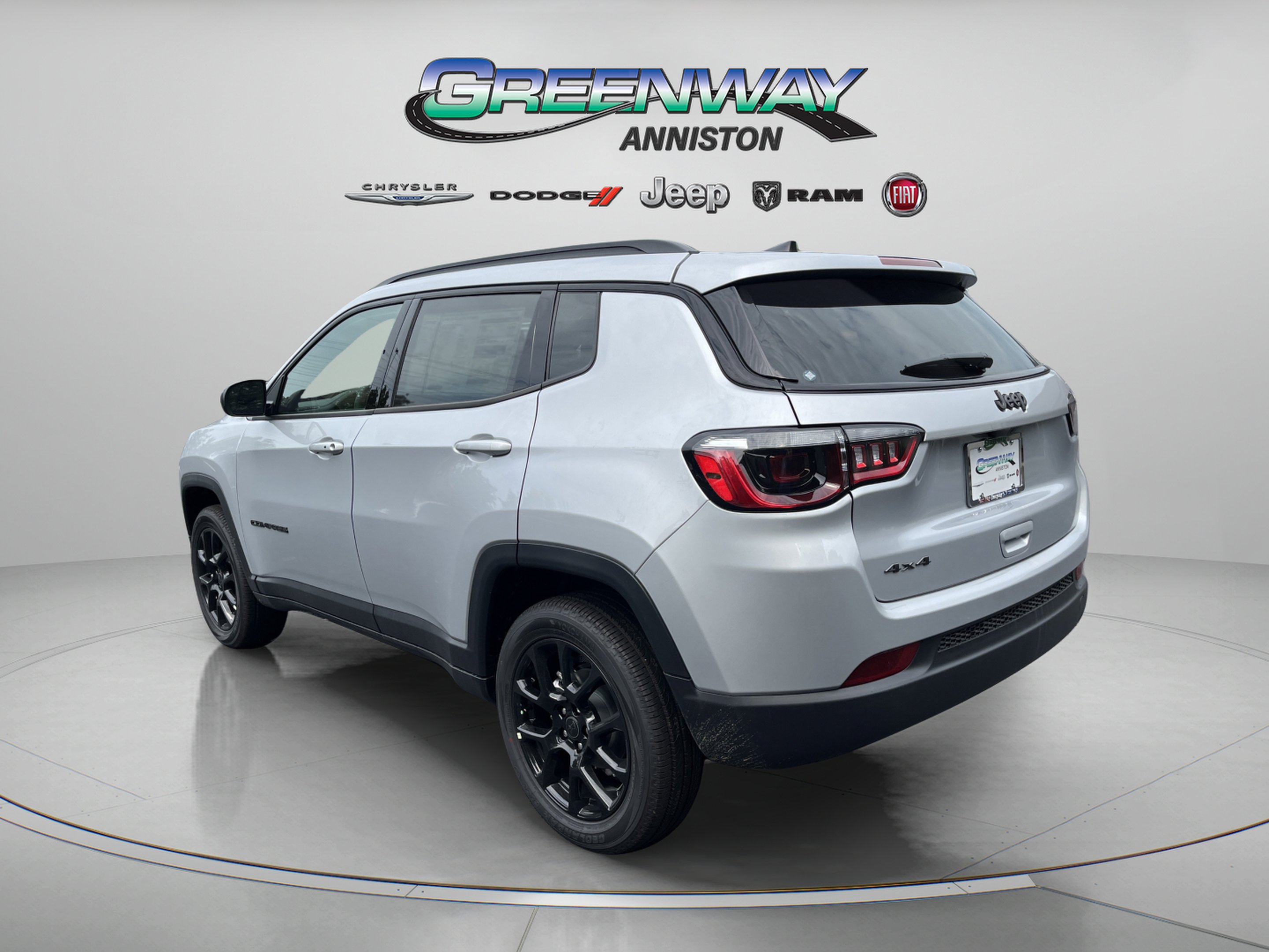 New 2026 Silver Zynith Metallic Clearcoat Jeep Latitude Altitude image 5