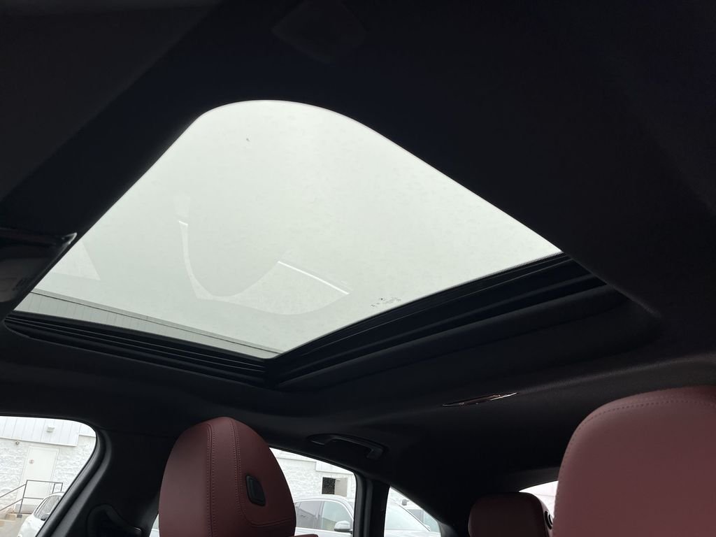 New 2026 White BMW xDrive40 image 22