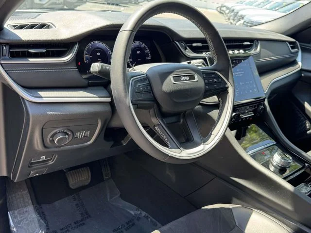Used 2023 Black Jeep Altitude image 2