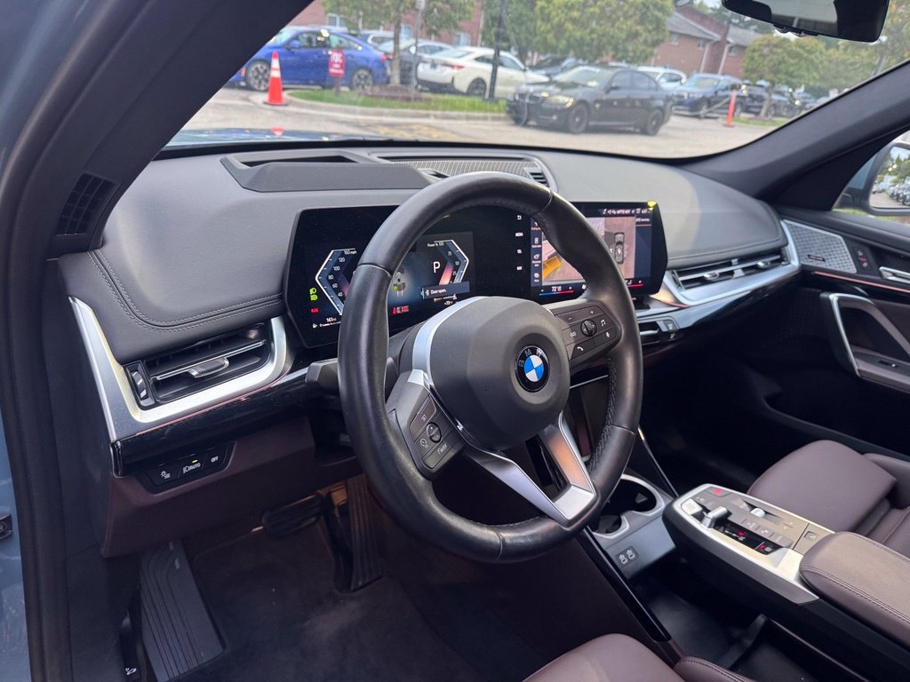 Certified Used 2025 Cape York Green Metallic BMW xDrive28i image 9