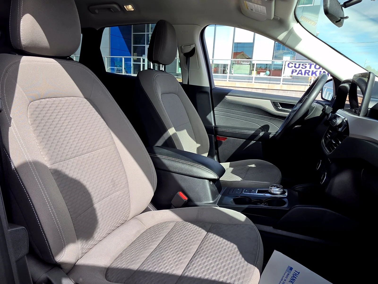 Used 2022 Oxford White Ford SE image 34
