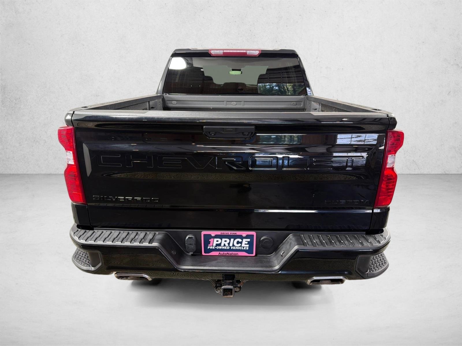 Used 2023 Black CHEVROLET  image 4
