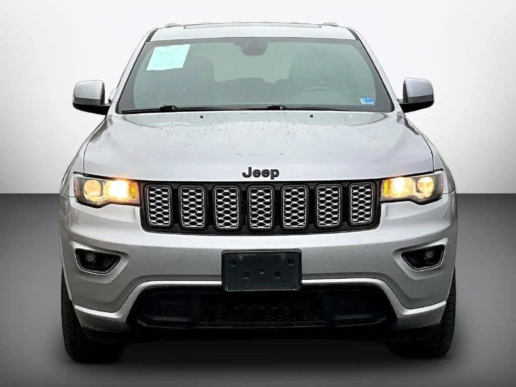 Used 2020 Silver Jeep Altitude image 2