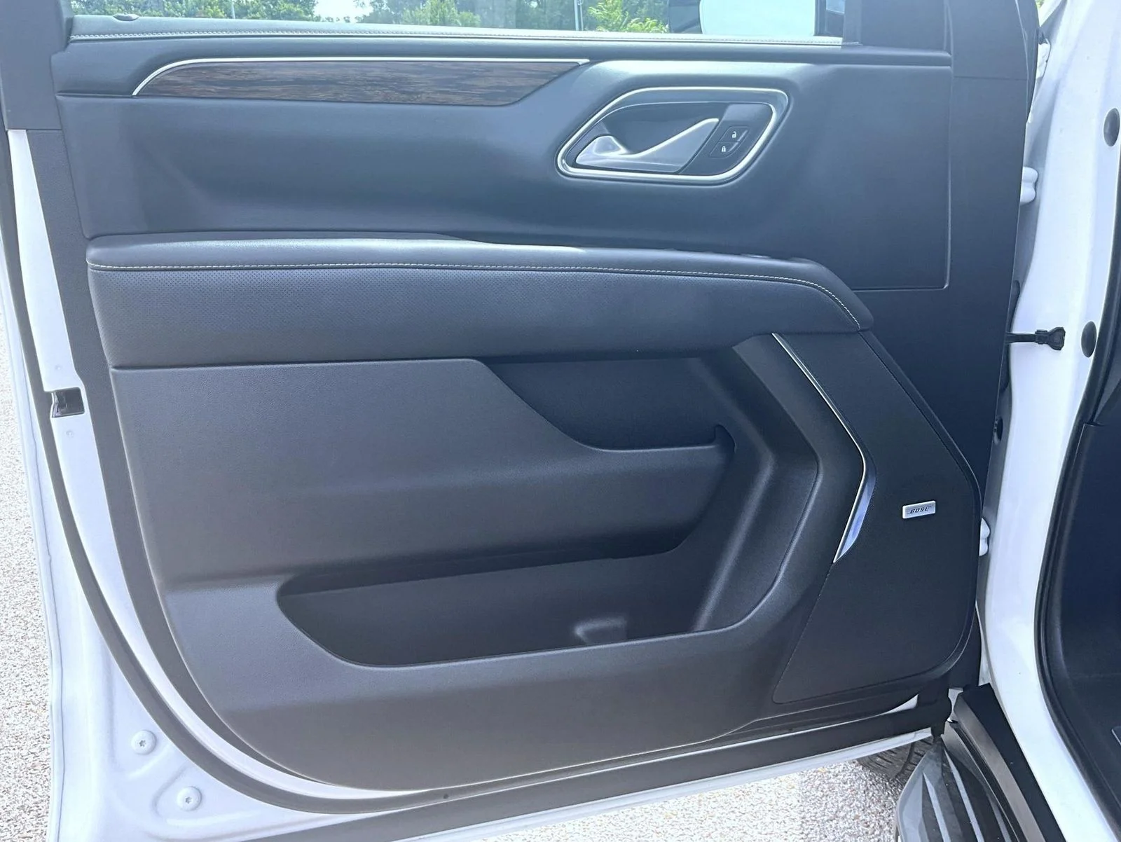 Used 2023 White Chevrolet Premier image 9