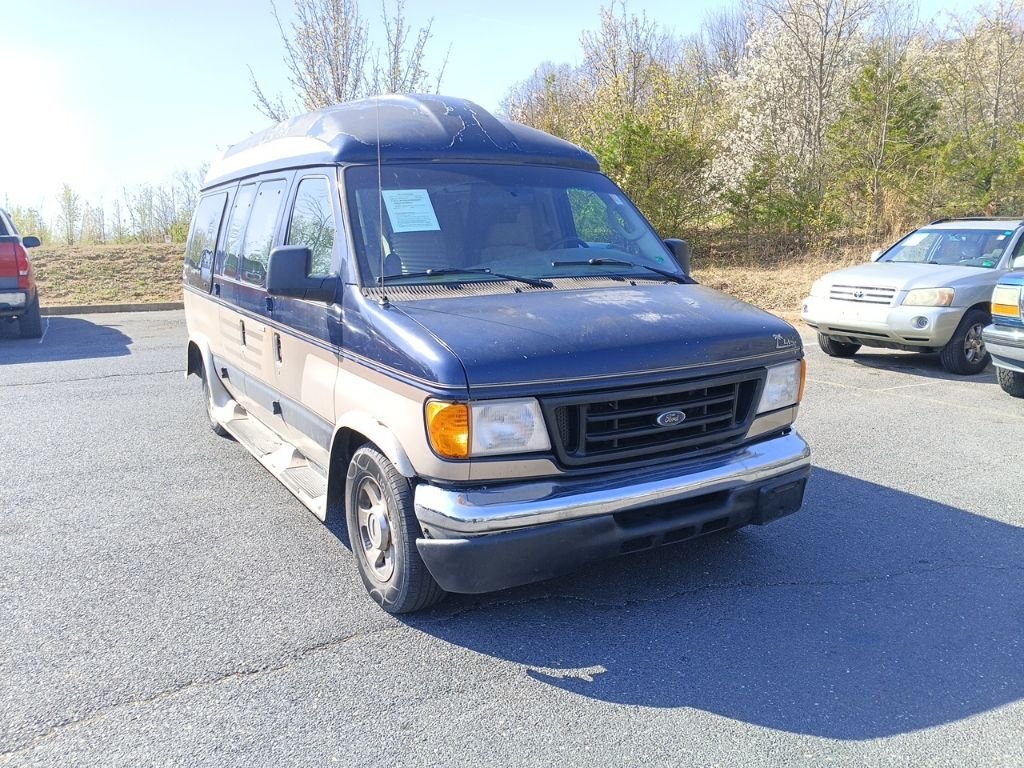 2004 Ford Econoline Van Commercial