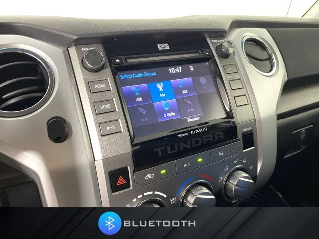 Used 2014 Red Toyota SR5 image 3