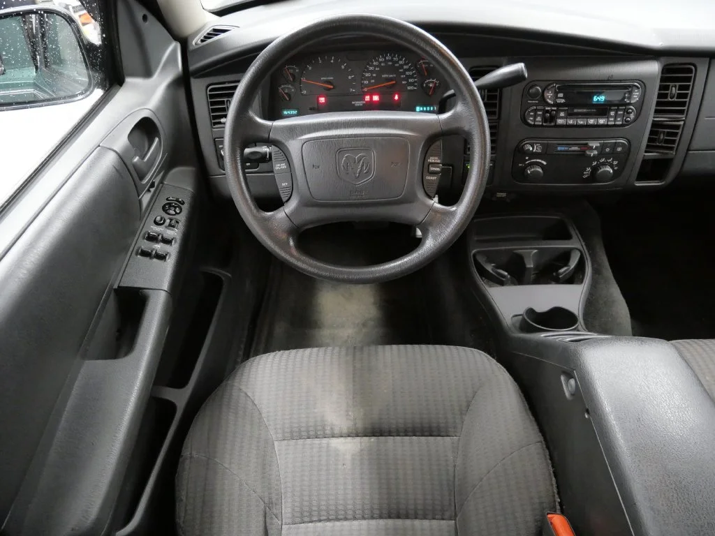 Used 2002  Dodge Sport image 15