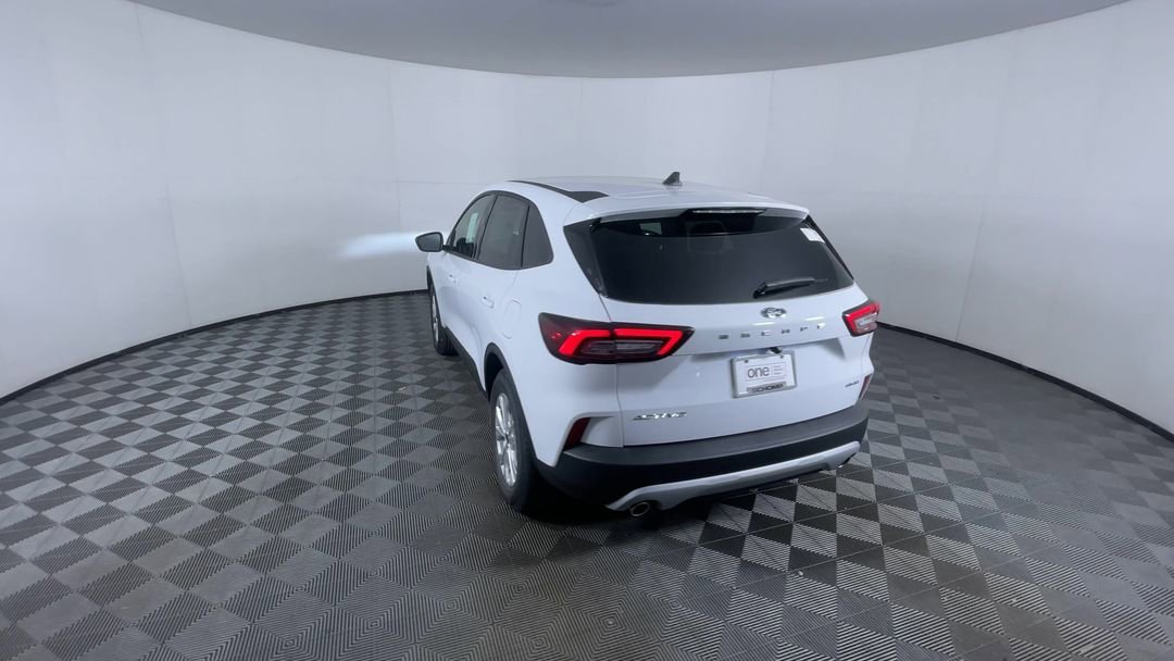 New 2026 Oxford White Ford Active image 7