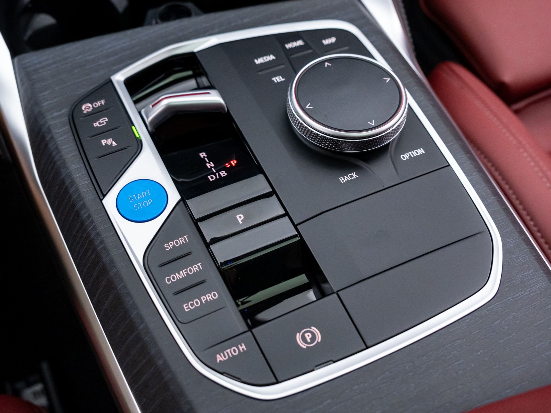 New 2026 Black Sapphire Metallic BMW xDrive40 image 31