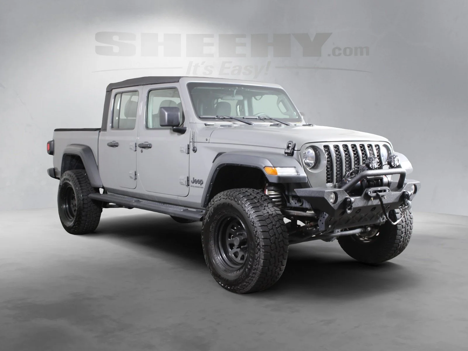 Used 2023 Gray Jeep Sport image 2