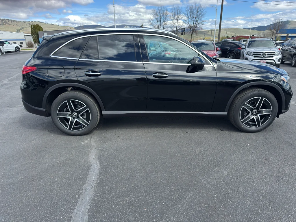 New 2026 Black Mercedes-Benz 300 image 4