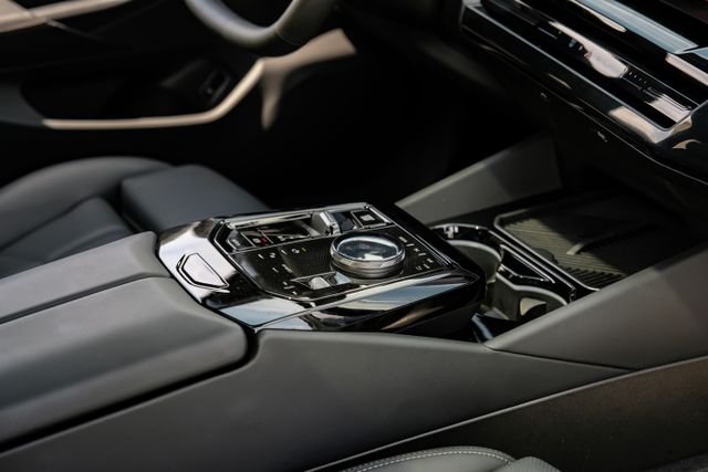 Used 2025 Black BMW 530i image 28