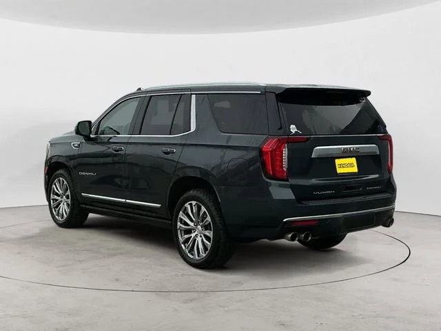 Used 2021 Hunter Green GMC Denali image 3