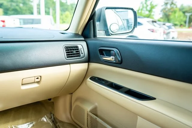 Used 2006 Obsidian Black/Steel Gray Subaru 2.5 X L.L. Bean Edition image 26
