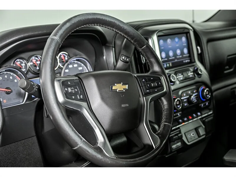 Used 2019 Black Chevrolet LT image 17