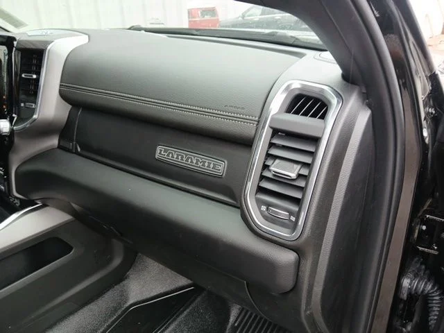 New 2026 Diamond Black Crystal Pearl-Coat Exterior Paint RAM Laramie image 24