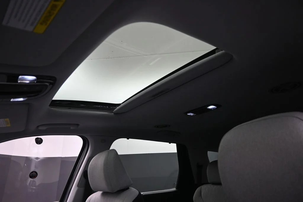 Used 2022 White Hyundai SEL image 22
