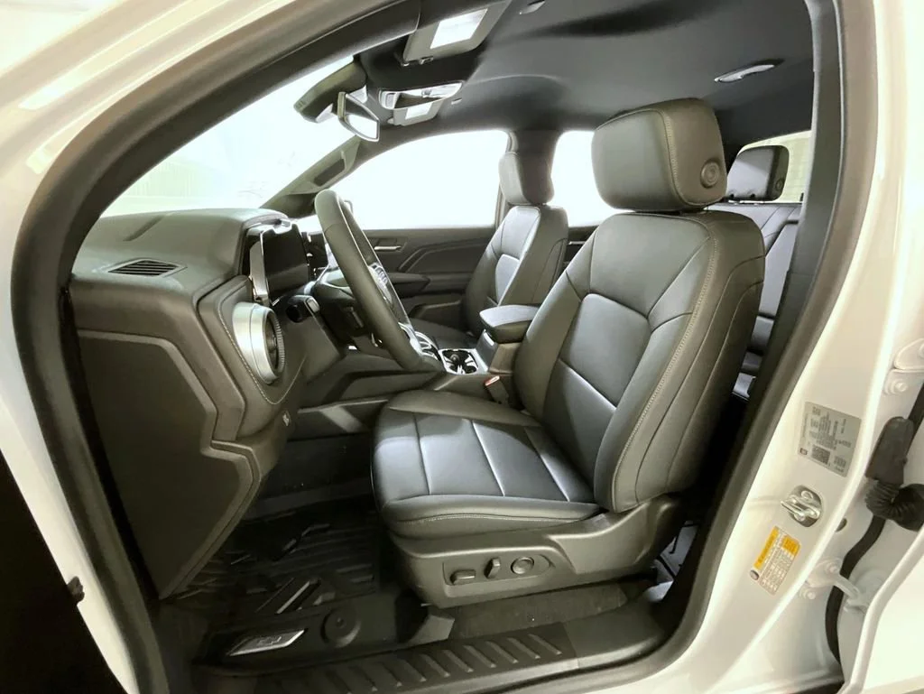 New 2026 Summit White Chevrolet LT image 10