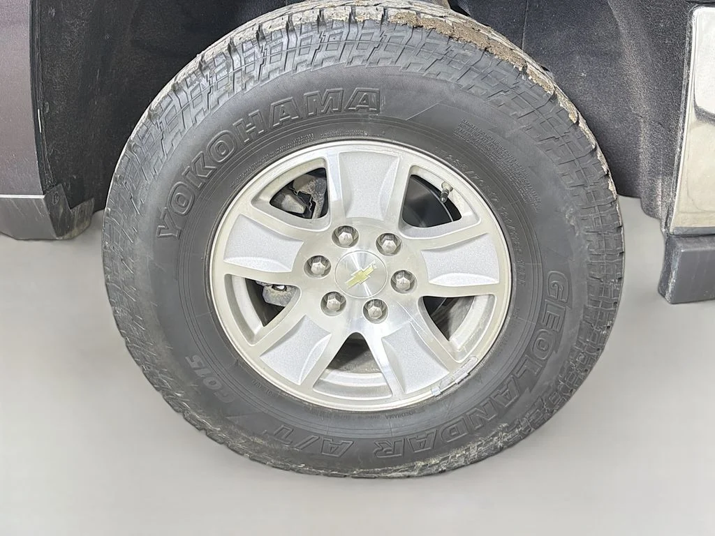Used 2016 Gray Chevrolet LT image 26