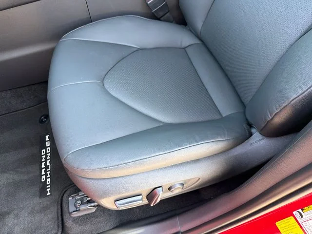 Used 2025 Red Toyota XLE image 20