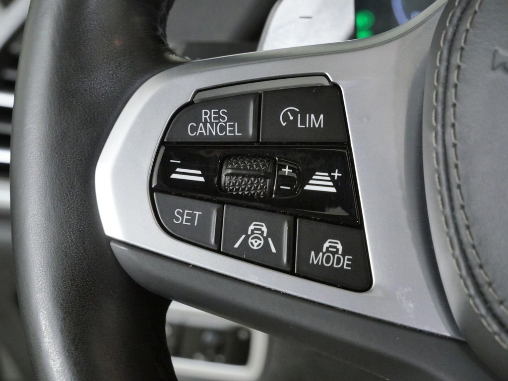 Used 2022 Alpine White BMW M50i image 42