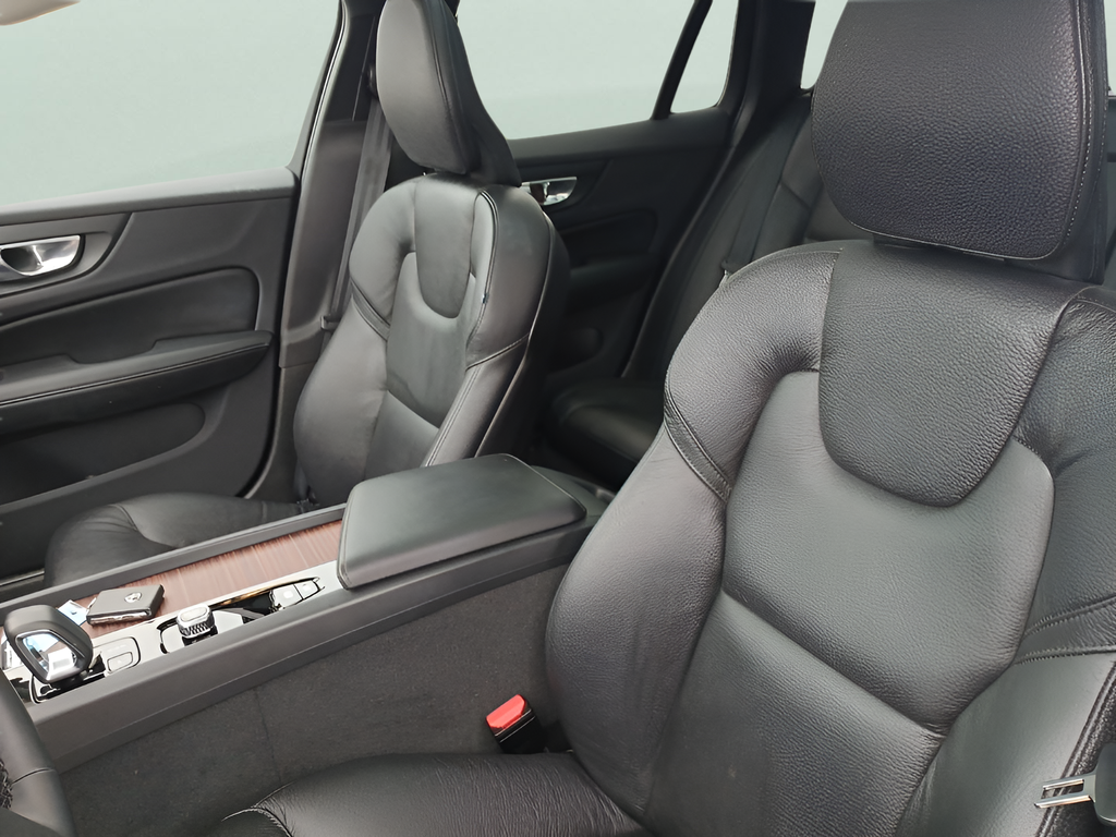 2025 Volvo V60 Cross Country Plus - Photo 14