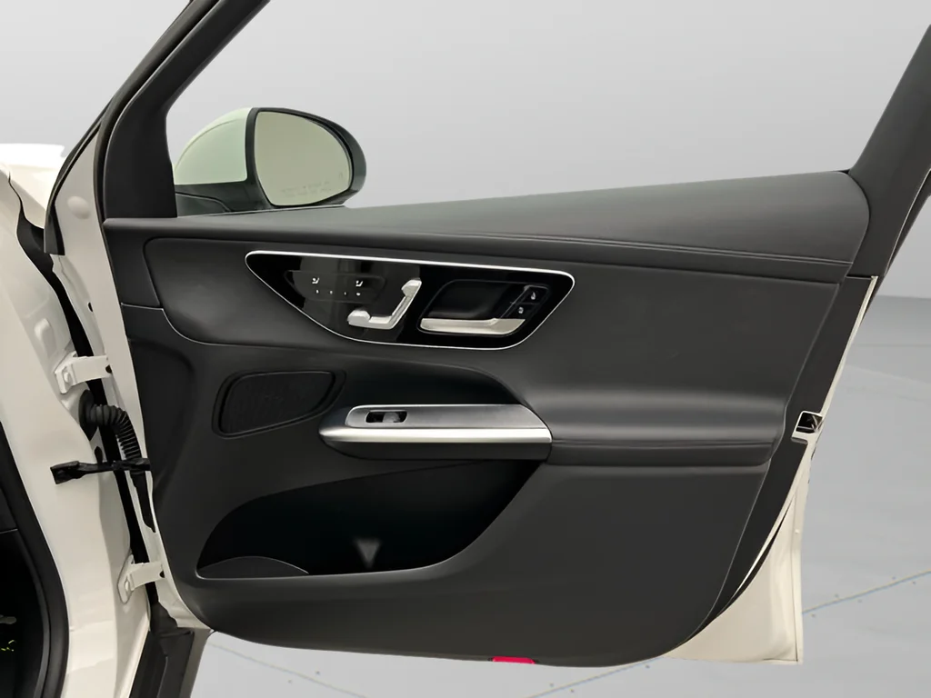 2024 Mercedes-Benz GLC GLC 300 - Photo 9
