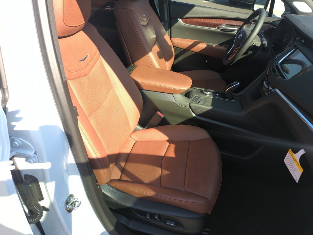 New 2026 Crystal White Tricoat Cadillac Premium Luxury image 39