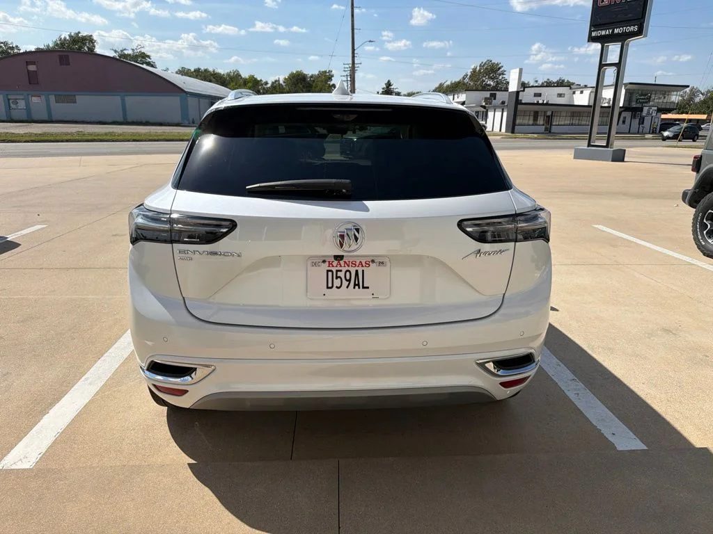 Used 2023 White Buick Avenir image 5
