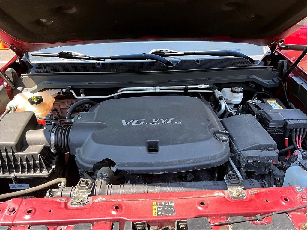 Used 2020 Red Chevrolet Z71 image 28