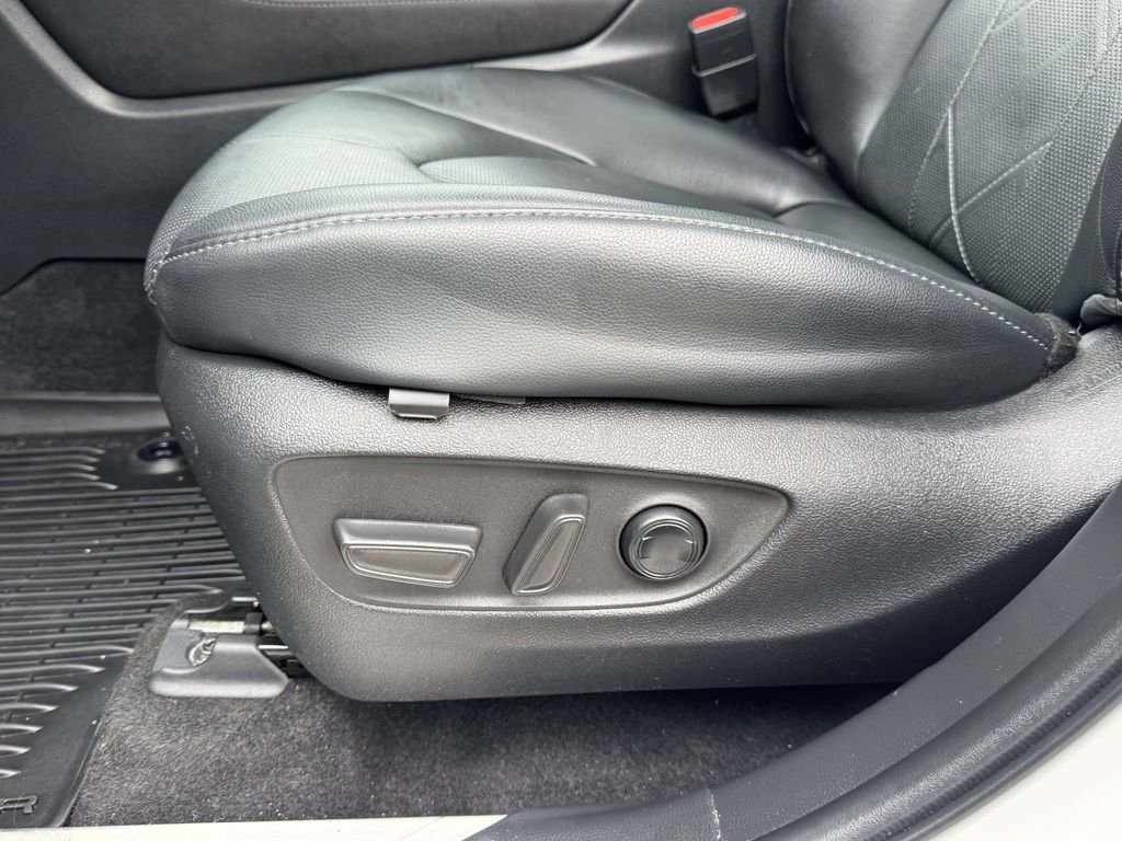 Used 2023 Beige Toyota Platinum image 20