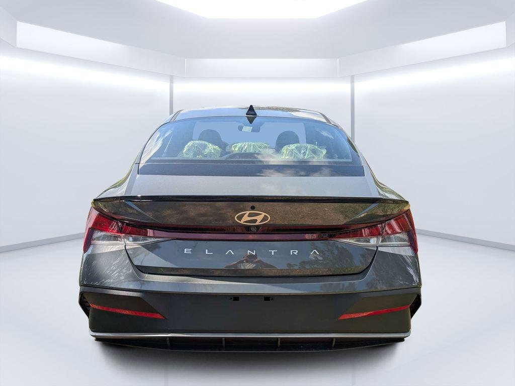 New 2026 Gray Hyundai SEL Sport image 4